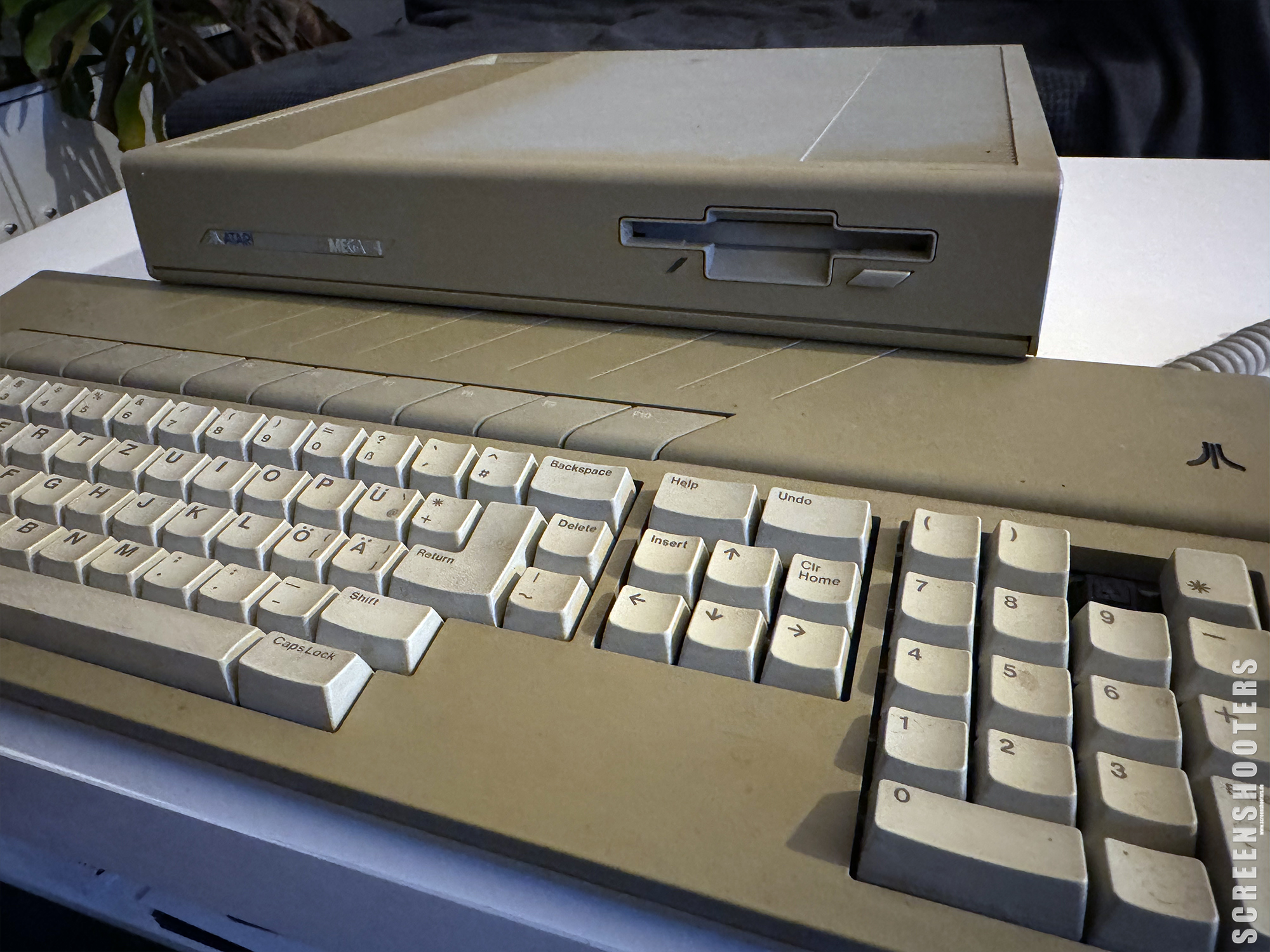 Atari_MegaST4_01.jpg